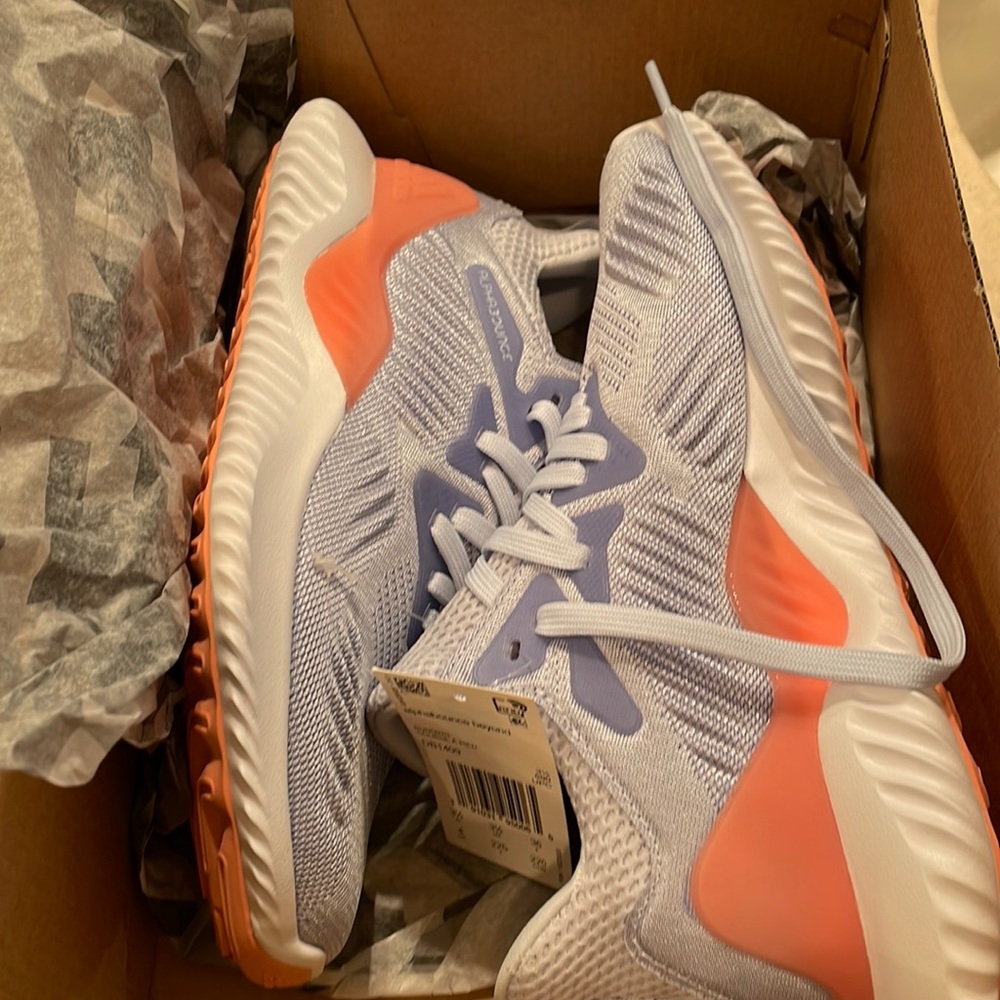 NIB Adidas sneakers size 4 youth